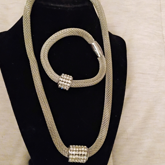 Vintage Anne Klein Jewelry Set - Picture 5 of 7